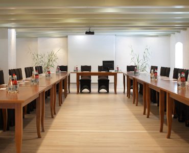 sala konferencyjna ustawienie podkowa